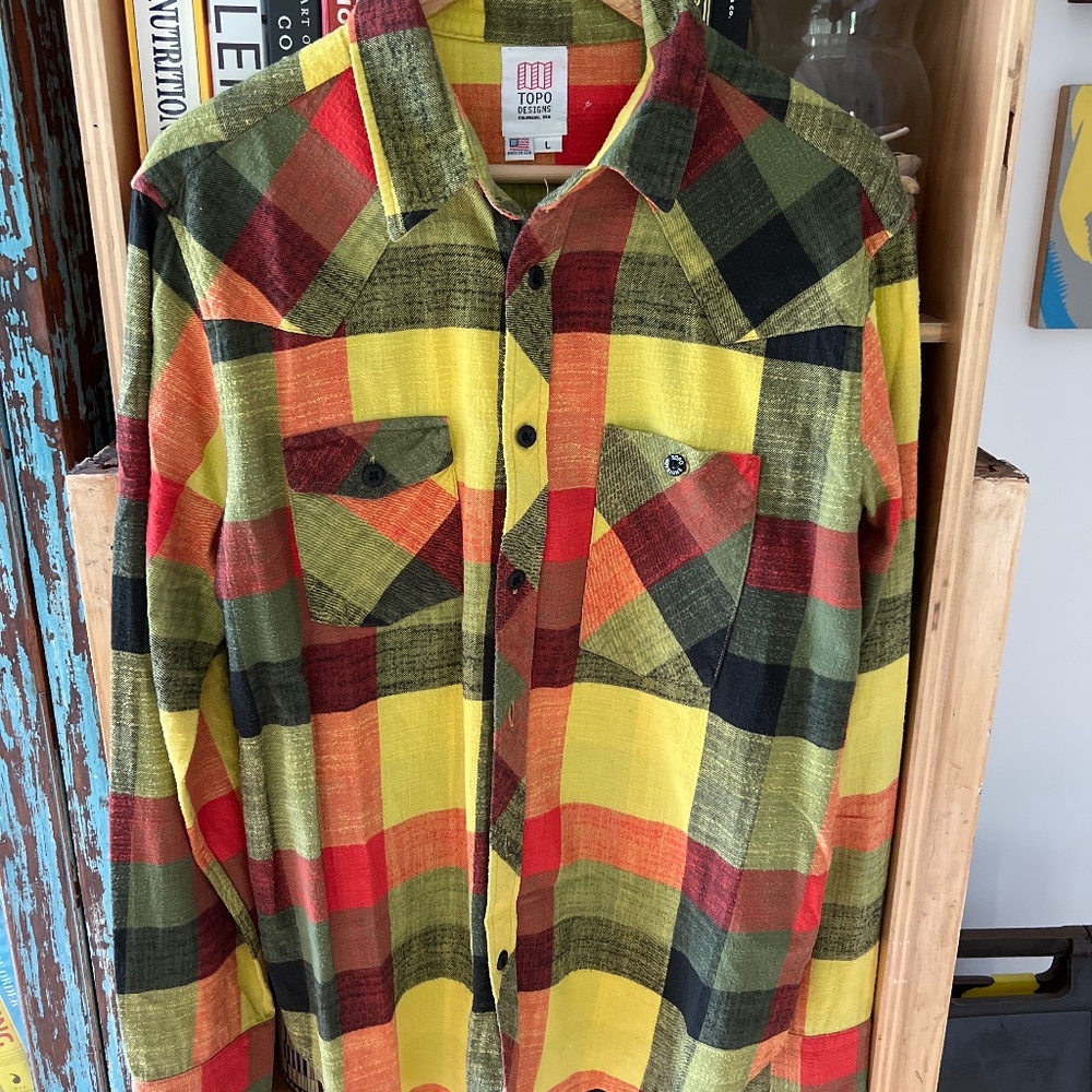 VTG Topo Designs weft cotton plaid mountain button shirt size Large EUC
